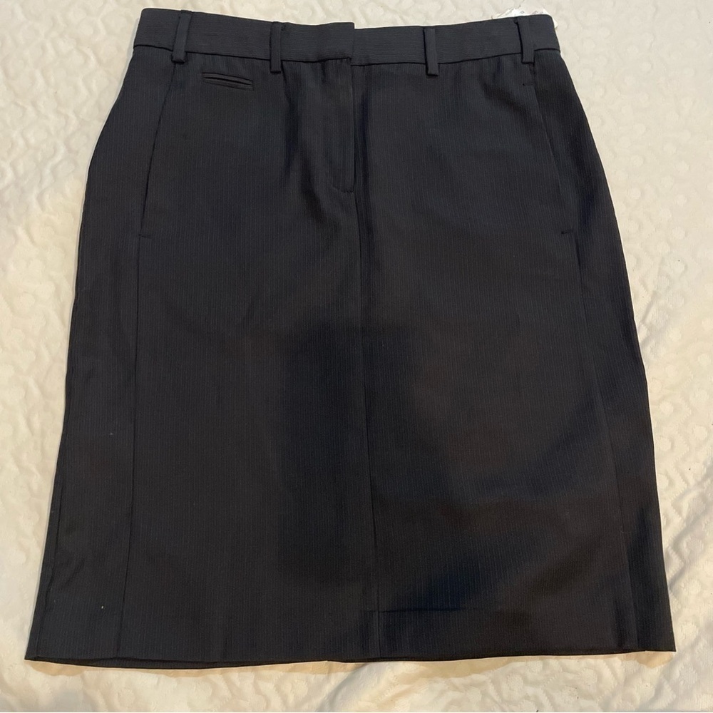 MNG Mango Black Skirt Subtle Pinstripe Size 4 Women’s Career New w/ damaged tag